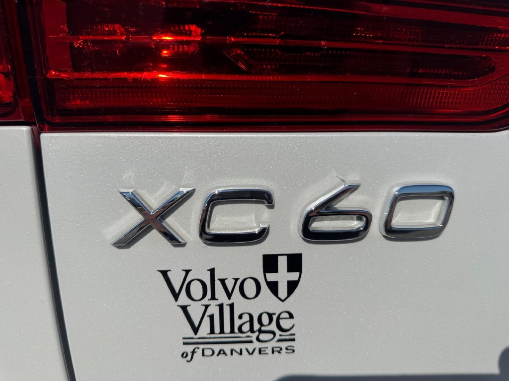 Certified 2024 Volvo XC60 B5 Core w/ Protection Package Premier AWD/4WD image 10