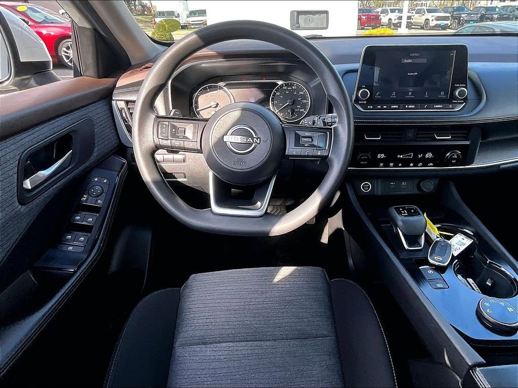 Used 2023 Nissan Rogue SV AWD/4WD image 17