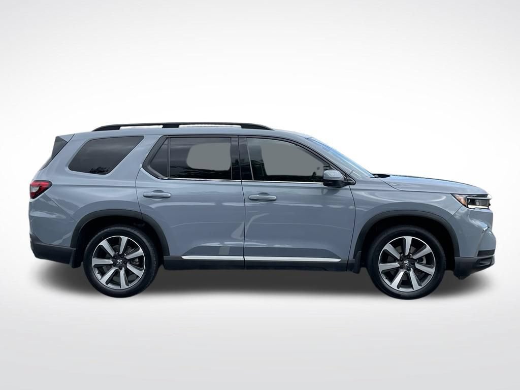 Certified 2025 Honda Pilot Touring image 7