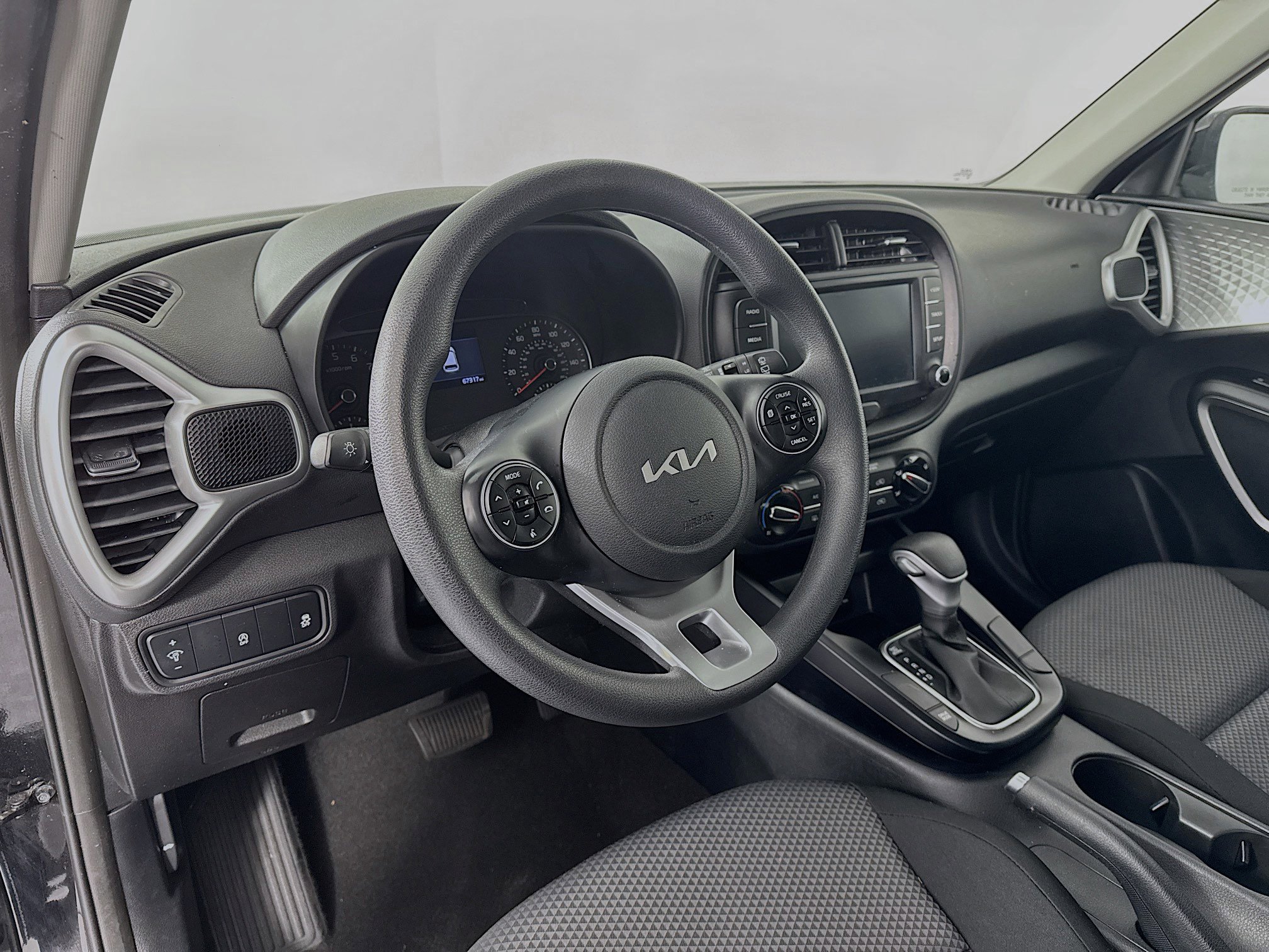 Used 2022 Kia Soul LX image 9