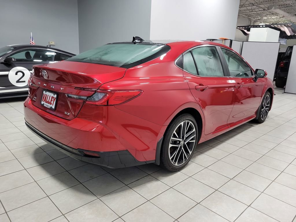 Used 2025 Toyota Camry XLE image 6