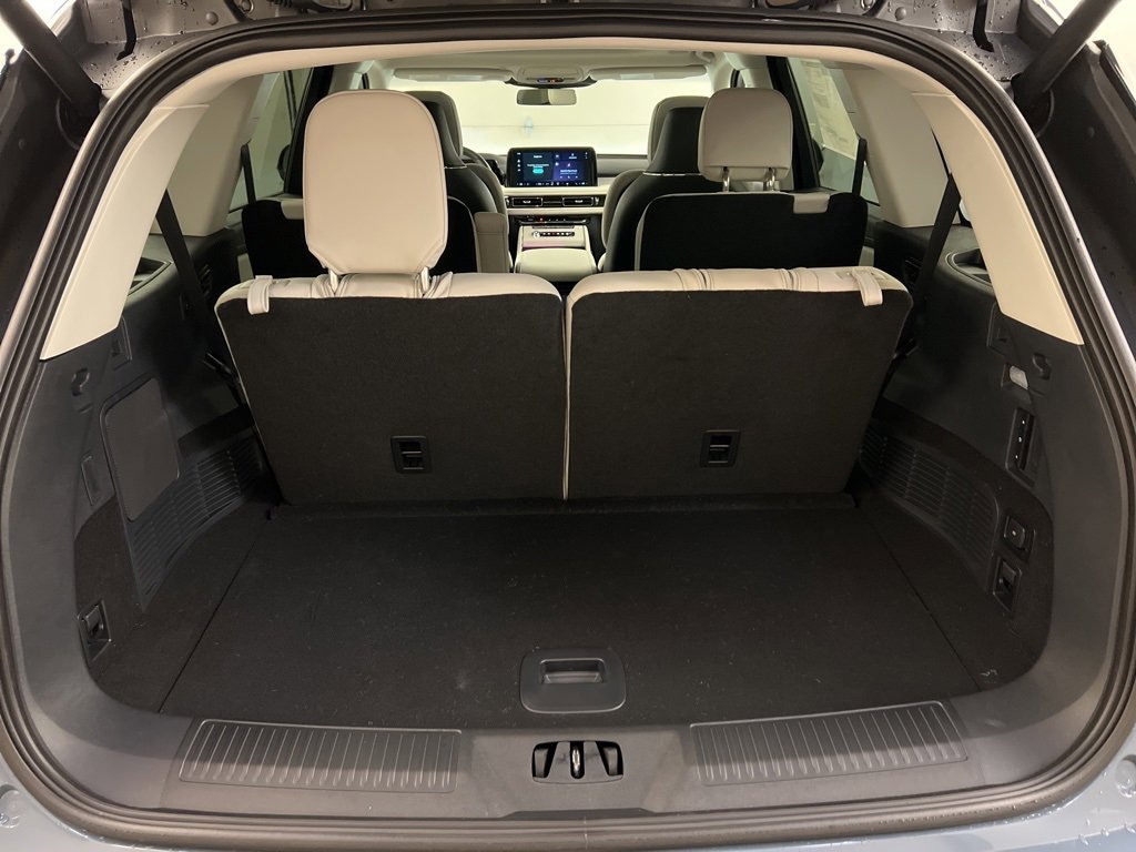 Used 2025 Lincoln Aviator Reserve w/ Equipment Group 201A image 35