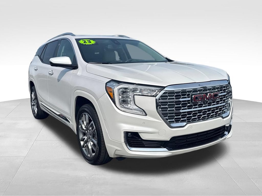 Used 2023 GMC Terrain Denali w/ Denali Premium Package AWD/4WD image 8