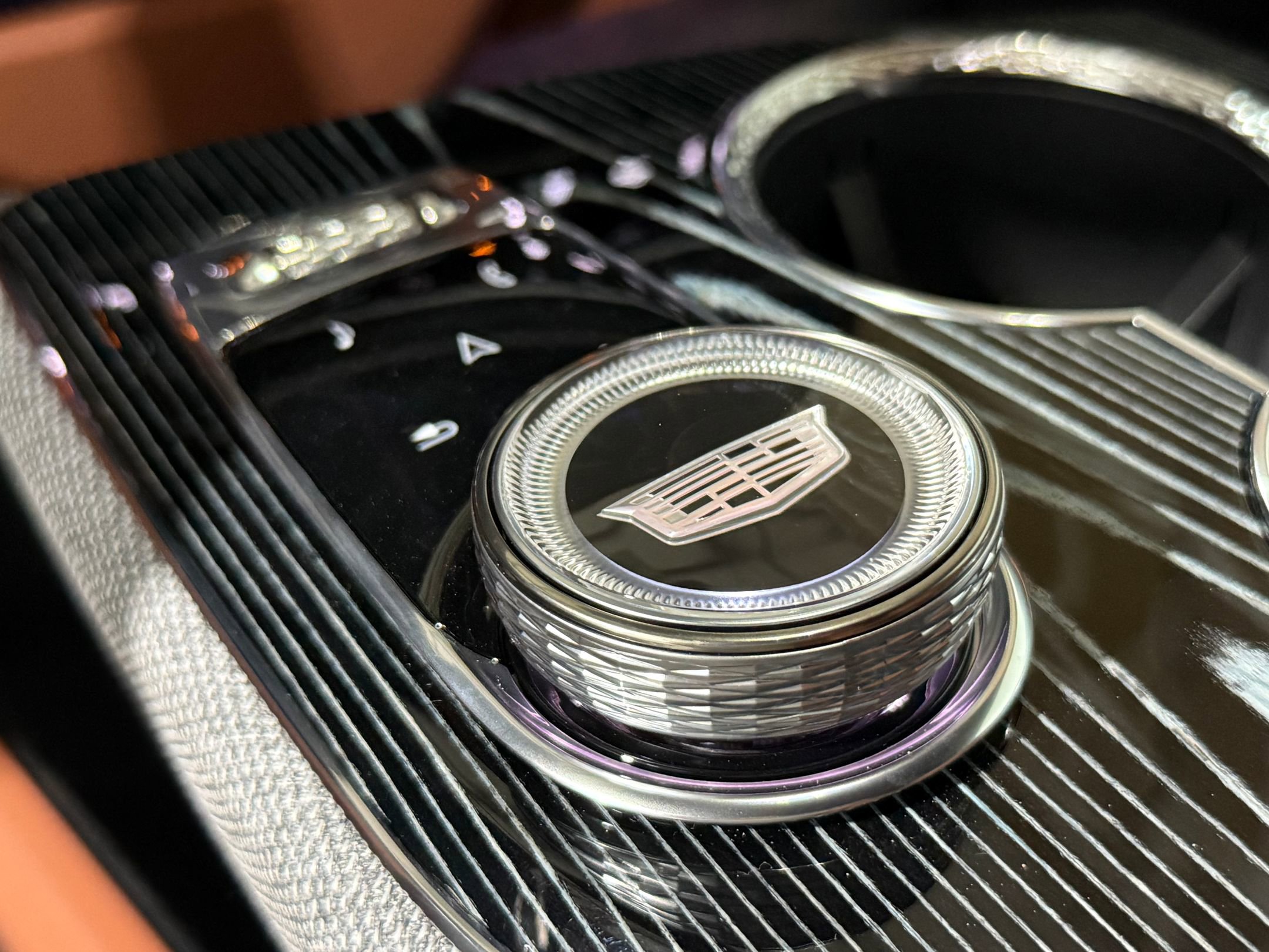 New 2026 Cadillac Optiq Luxury 2 image 33