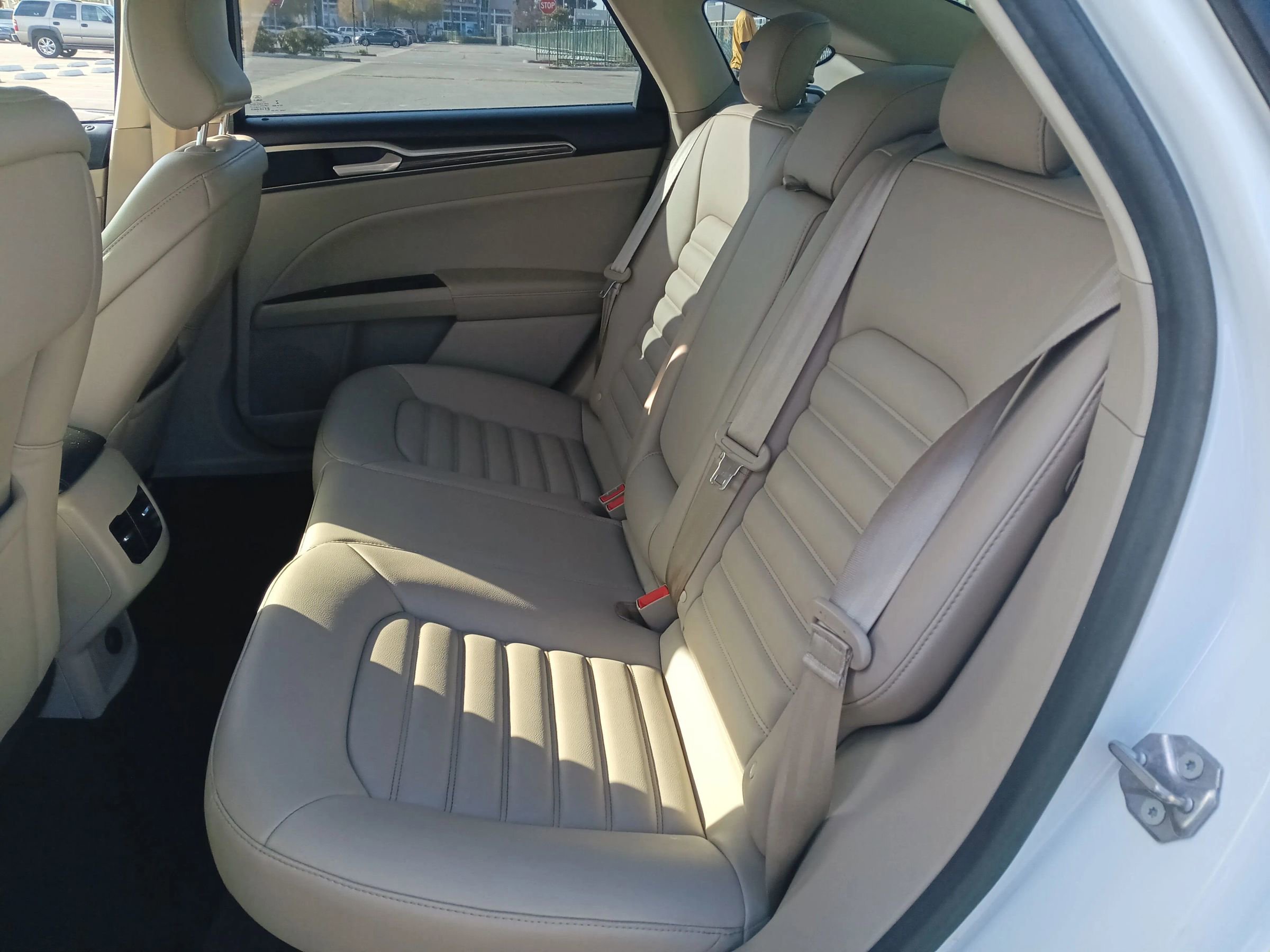 Used 2019 Ford Fusion SEL image 12