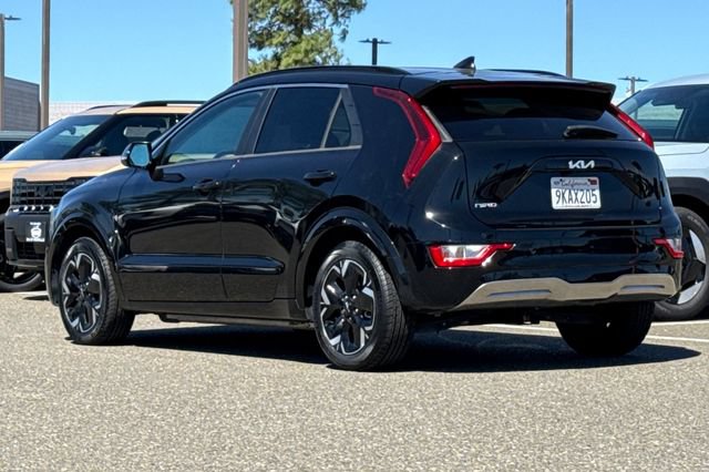 Certified 2024 Kia Niro Wind FWD image 8