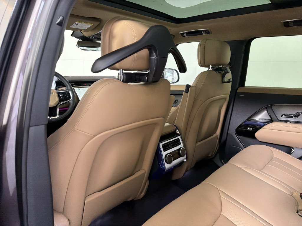 New 2027 Land Rover Range Rover Sport SE AWD/4WD image 26