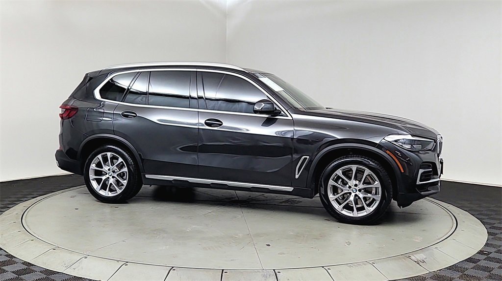 Used 2022 BMW X5 xDrive40i w/ Premium Package