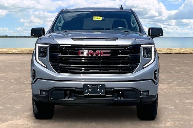 Used 2025 GMC Sierra 1500 Elevation AWD/4WD image 2
