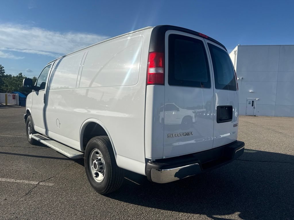Used 2024 GMC Savana 2500 w/ Driver Convenience Package RWD image 7