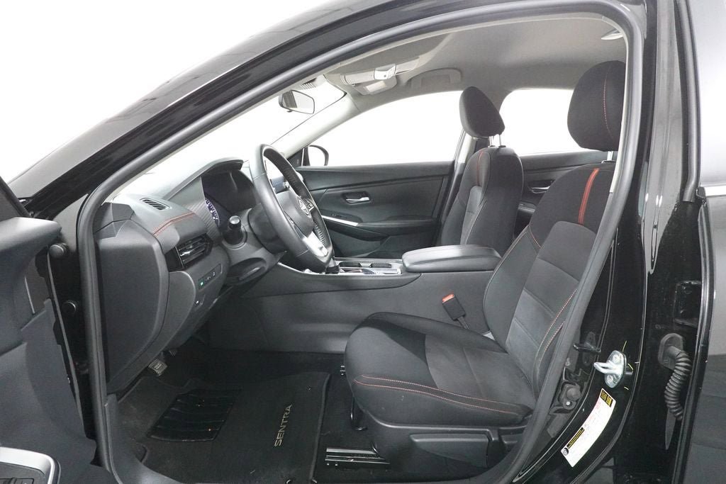 Used 2025 Nissan Sentra SR FWD image 20