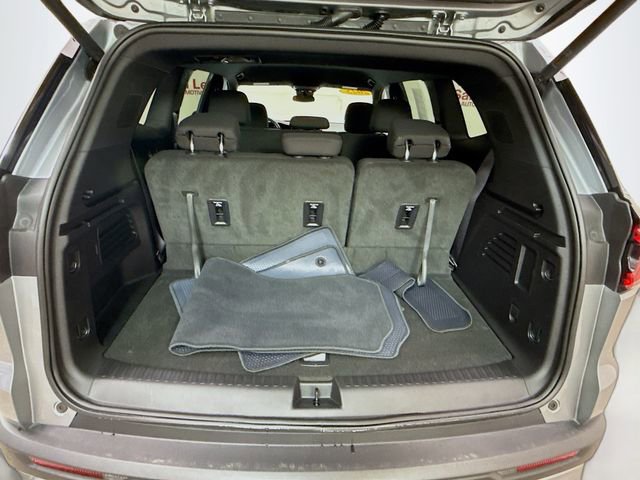 Used 2025 GMC Acadia Elevation image 30