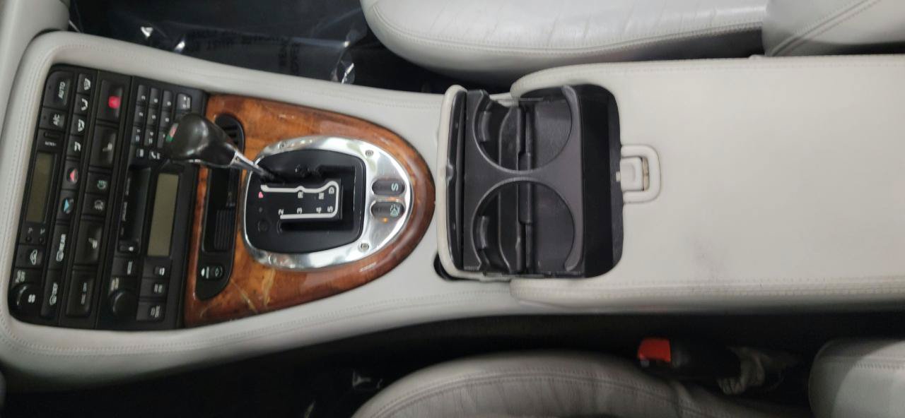 Used 2005 Jaguar XK8 Convertible RWD image 22