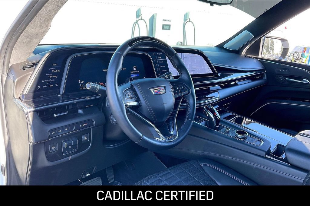 Certified 2024 Cadillac Escalade ESV V w/ Heavy-Duty Trailer Package AWD/4WD image 16