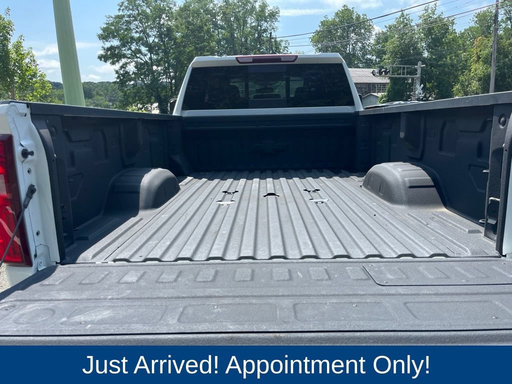 Used 2025 Chevrolet Silverado 3500 LT AWD/4WD image 12