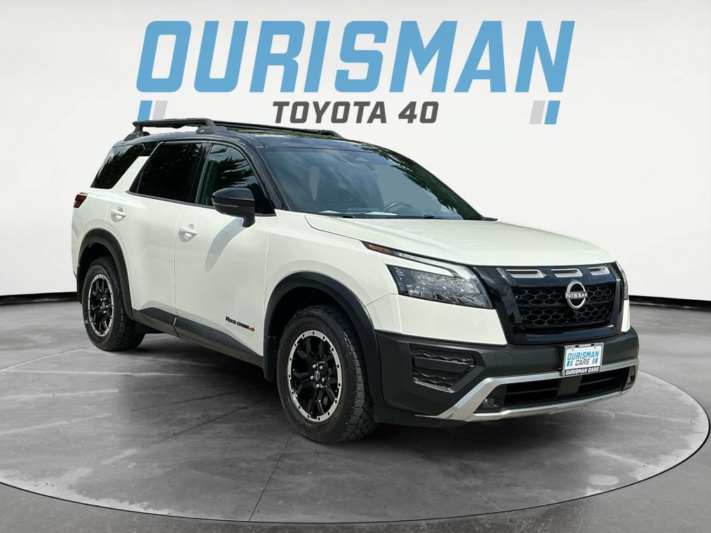Used 2023 Nissan Pathfinder SV
