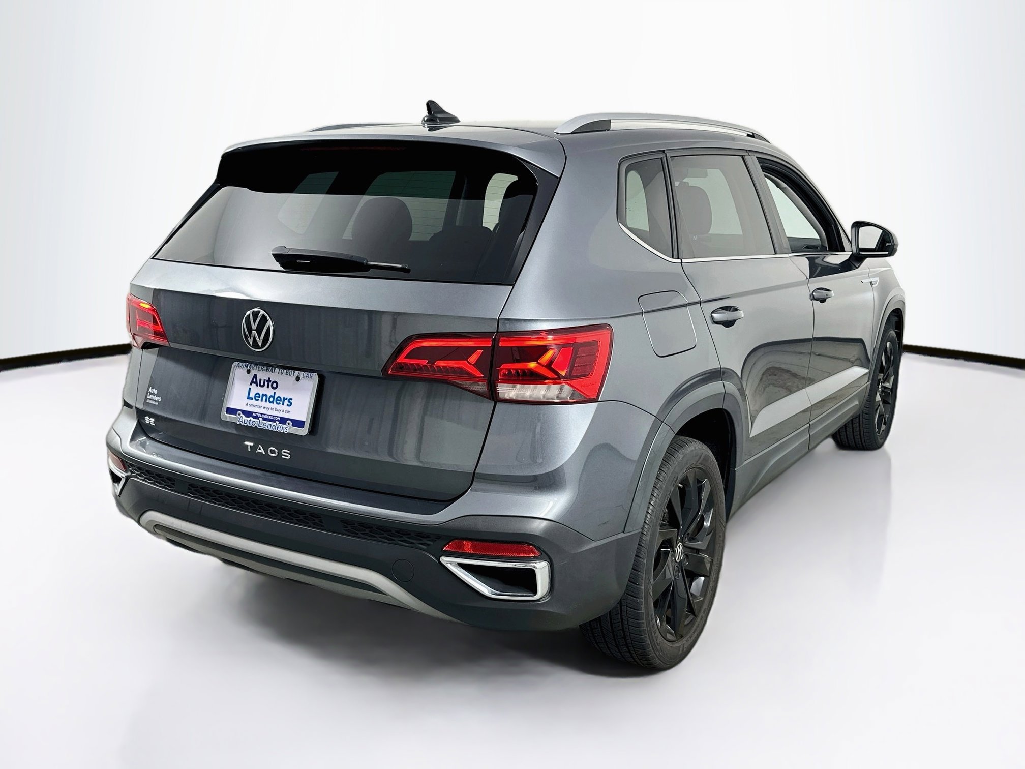 Used 2022 Volkswagen Taos SE FWD image 5