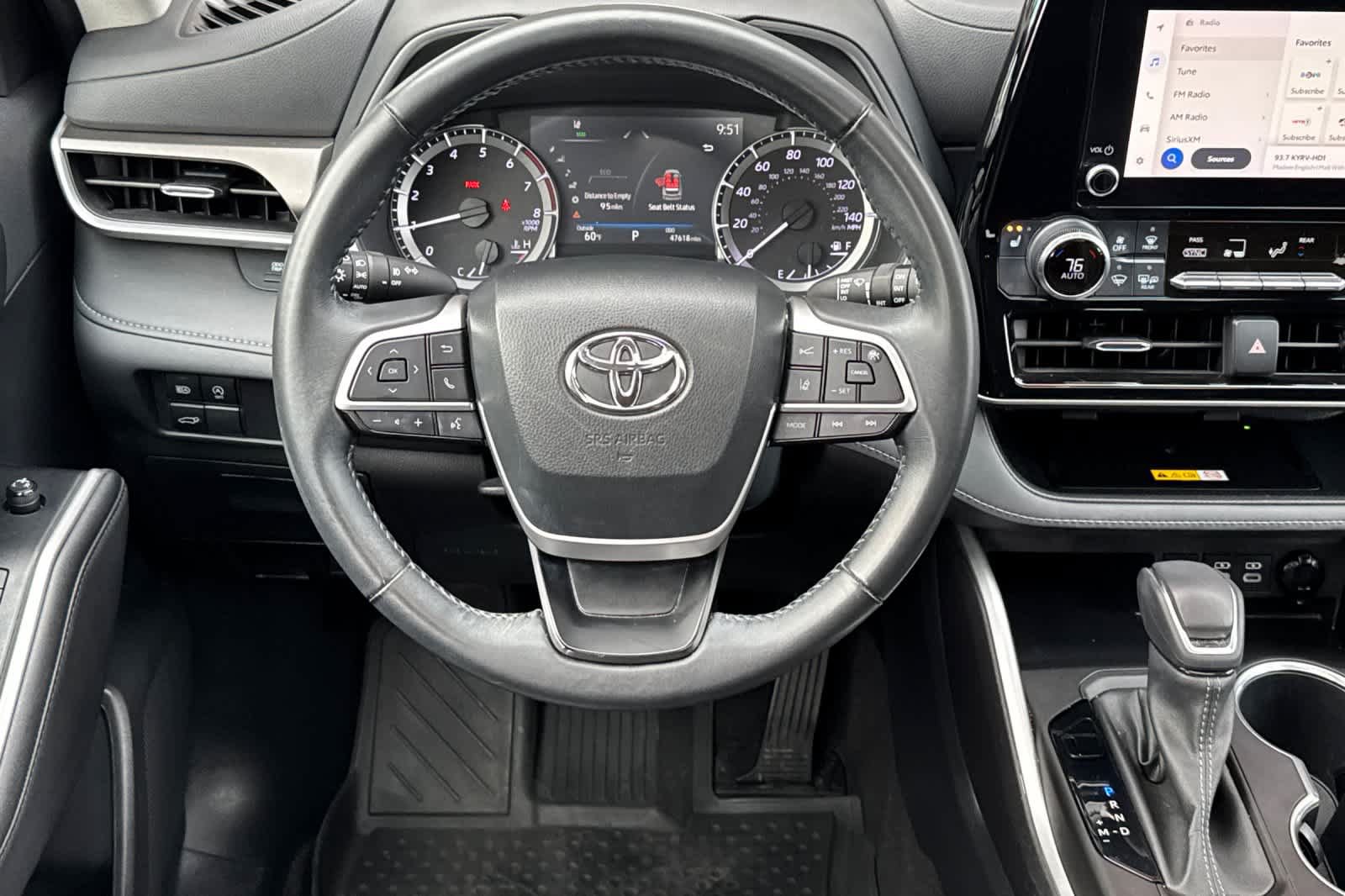 Used 2023 Toyota Highlander XLE FWD image 15