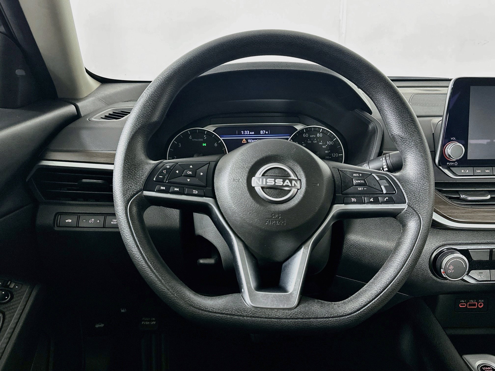 Used 2024 Nissan Altima 2.5 SV FWD image 18