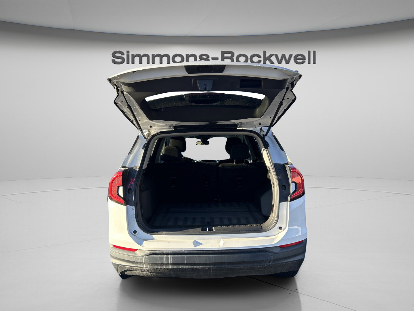 Used 2022 GMC Terrain SLE image 8