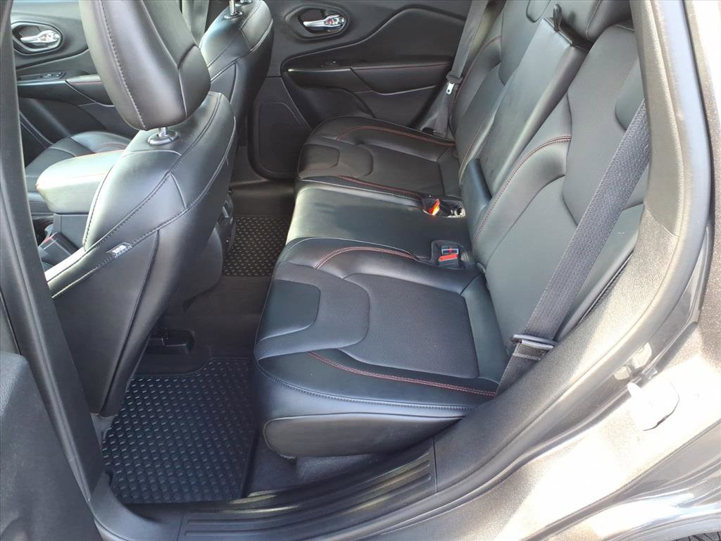 Used 2022 Jeep Cherokee Trailhawk w/ Premium Leather Package image 12