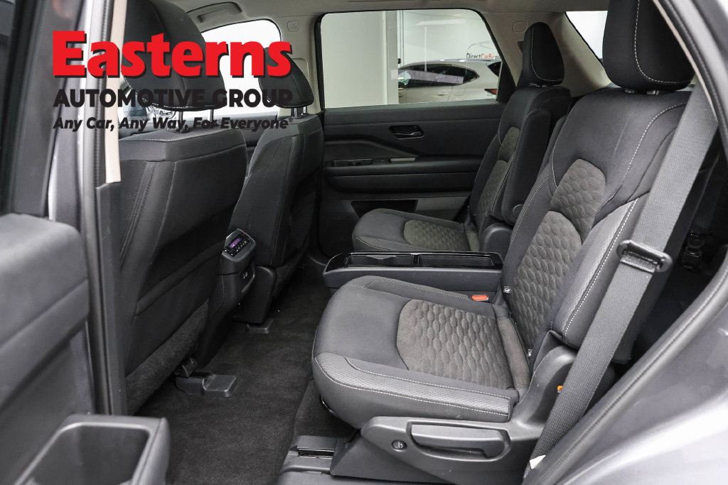 Used 2023 Nissan Pathfinder SV w/ SV Premium Package AWD/4WD image 25