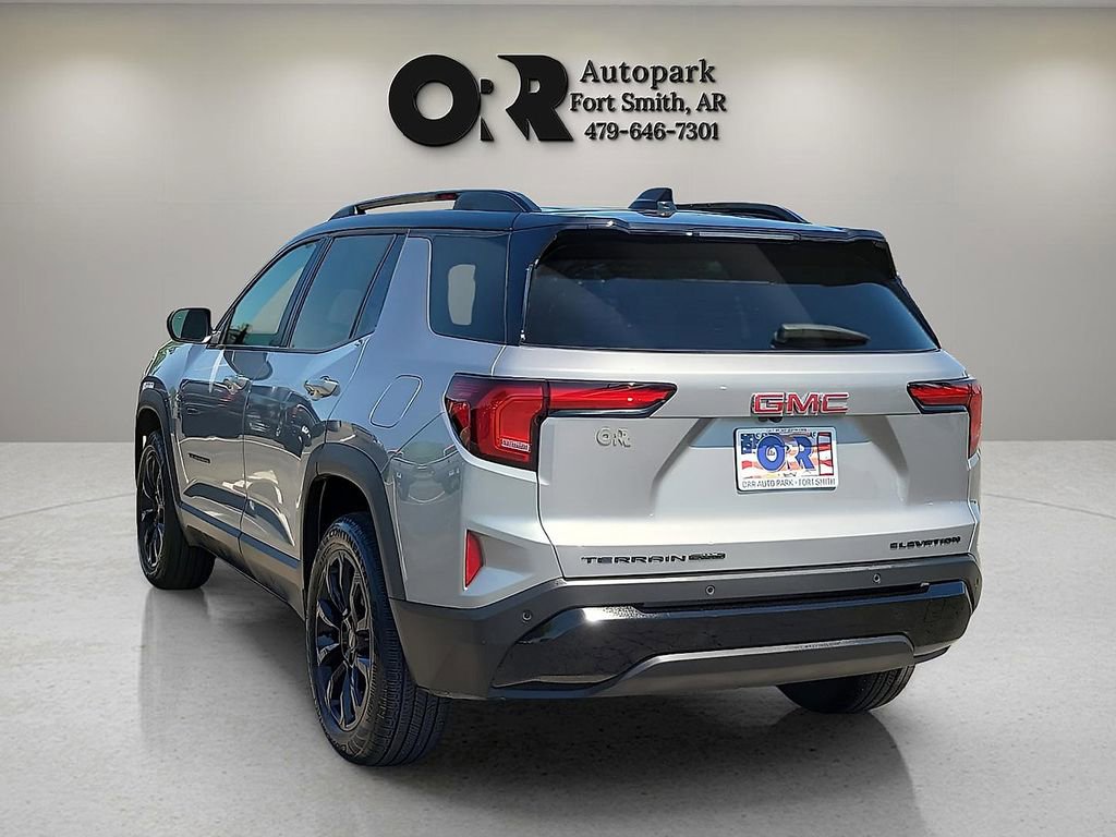Used 2025 GMC Terrain Elevation w/ Elevation Premium Package image 4
