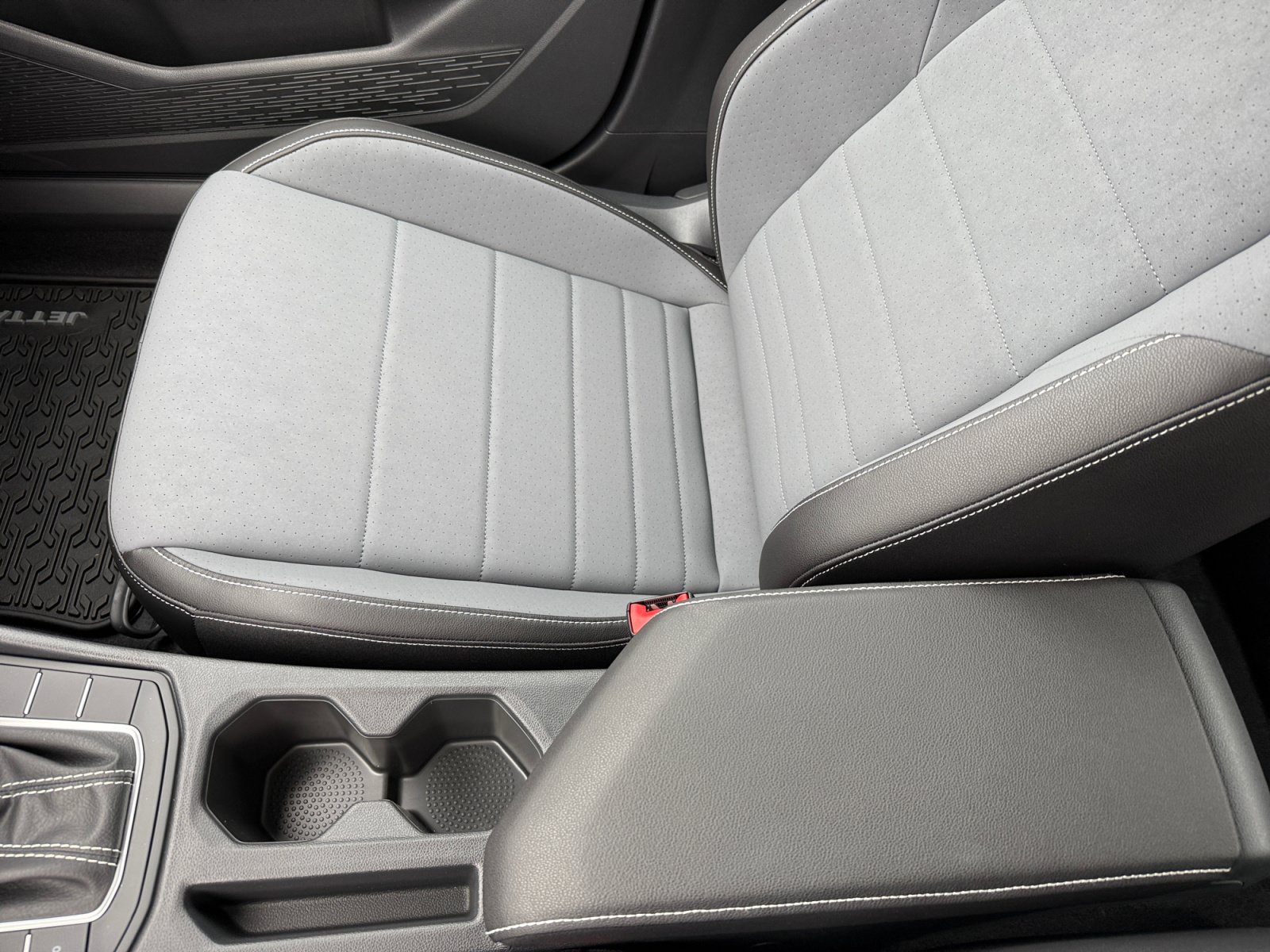 New 2026 Volkswagen Jetta SE FWD image 14