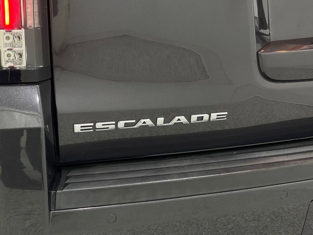 Used 2016 Cadillac Escalade ESV Luxury image 36