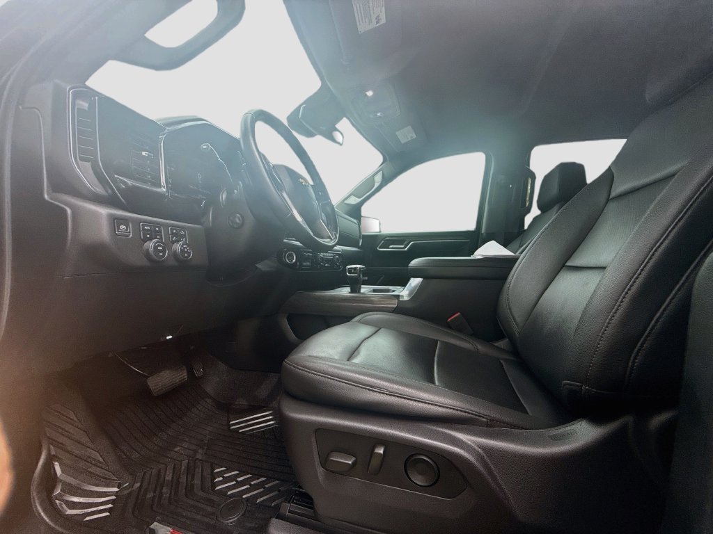 Used 2024 Chevrolet Silverado 1500 LTZ AWD/4WD image 23