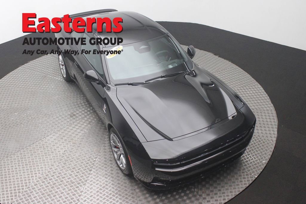 Used 2025 Dodge Charger Daytona Scat Pack w/ Track Pack AWD/4WD image 3
