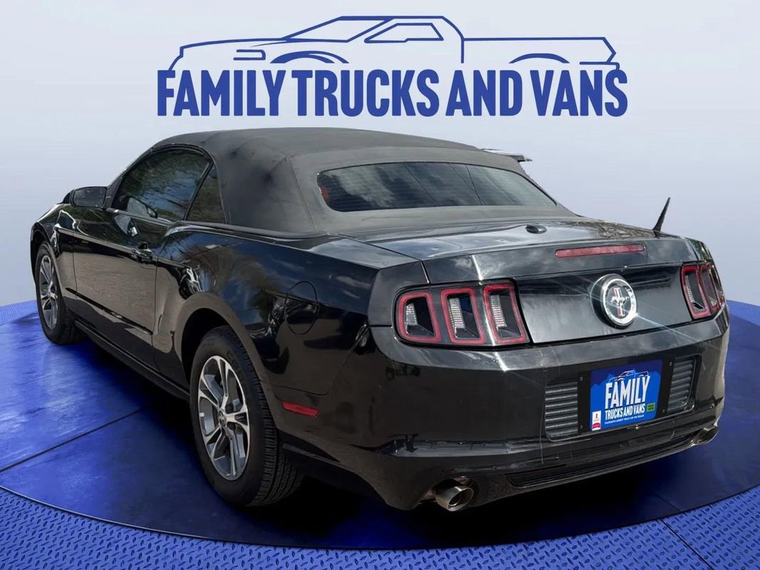 Used 2013 Ford Mustang Premium image 3