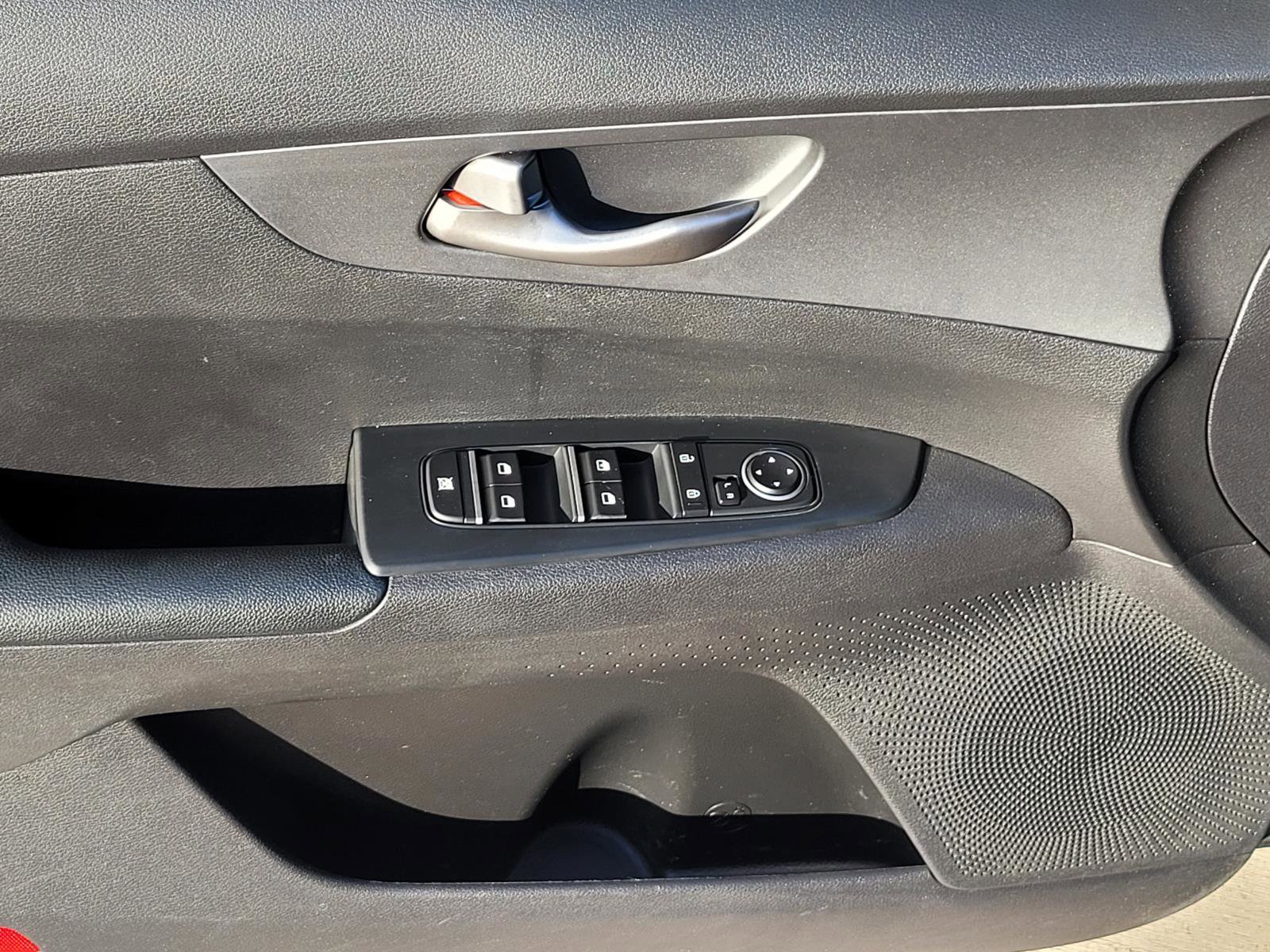 Used 2021 Kia Forte Sedan image 4