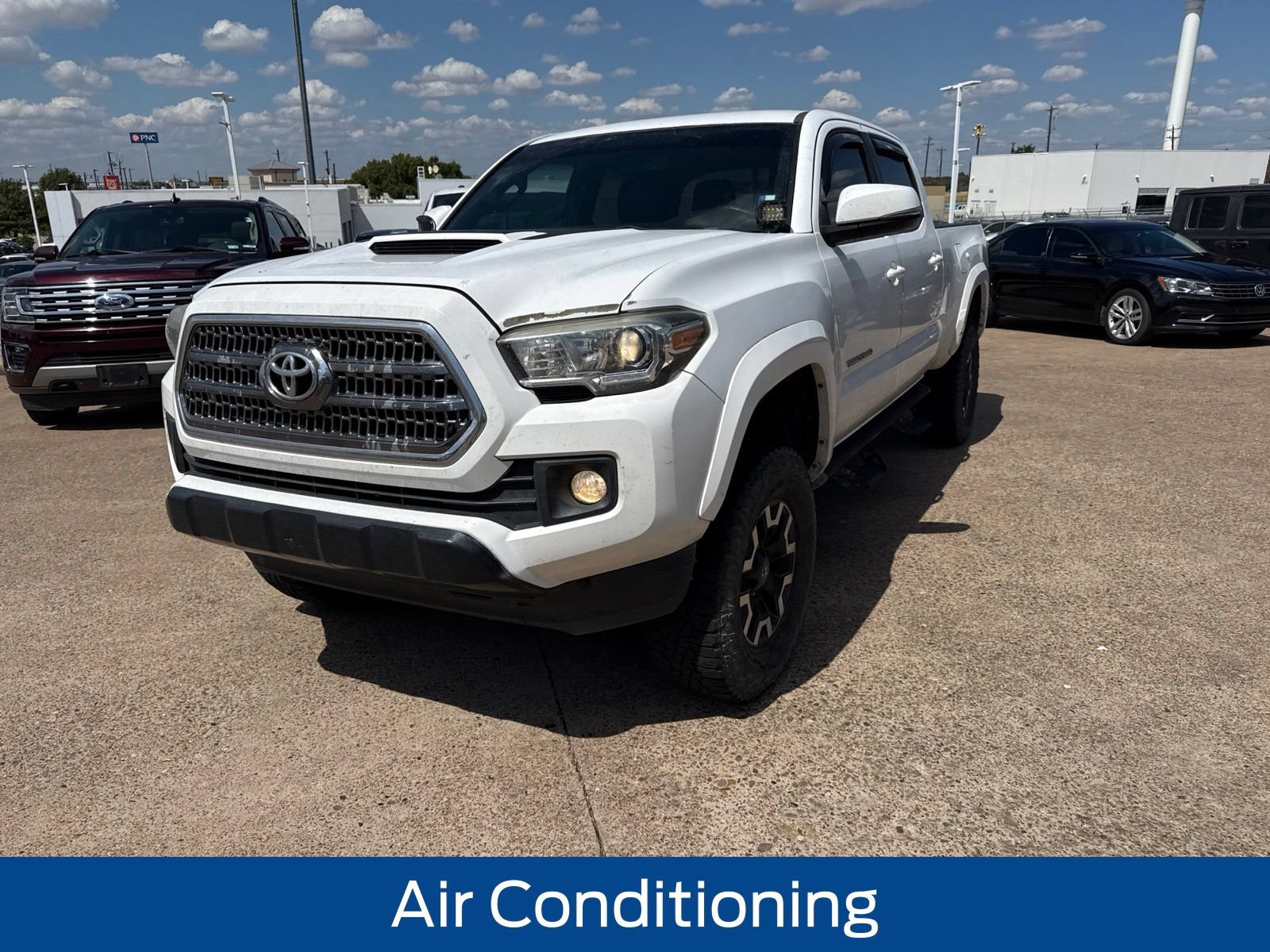 Used 2016 Toyota Tacoma TRD Sport w/ Towing Package RWD image 3