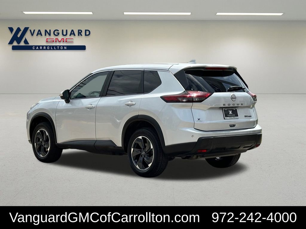 Used 2024 Nissan Rogue SV AWD/4WD image 4
