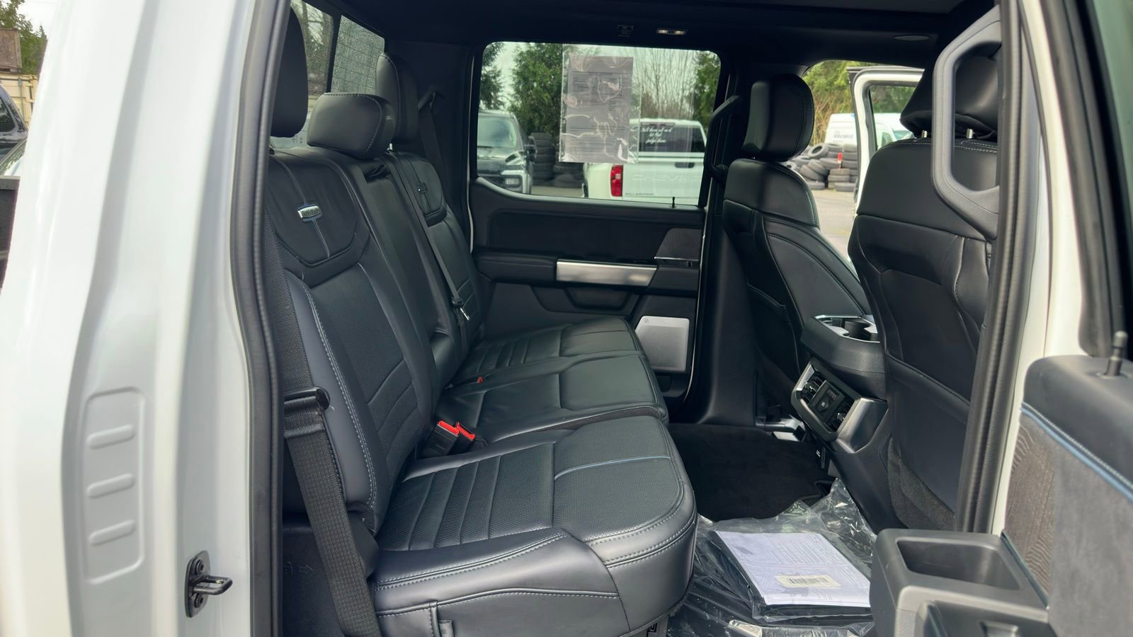 Used 2025 Ford F350 Platinum w/ FX4 Off-Road Package AWD/4WD image 19