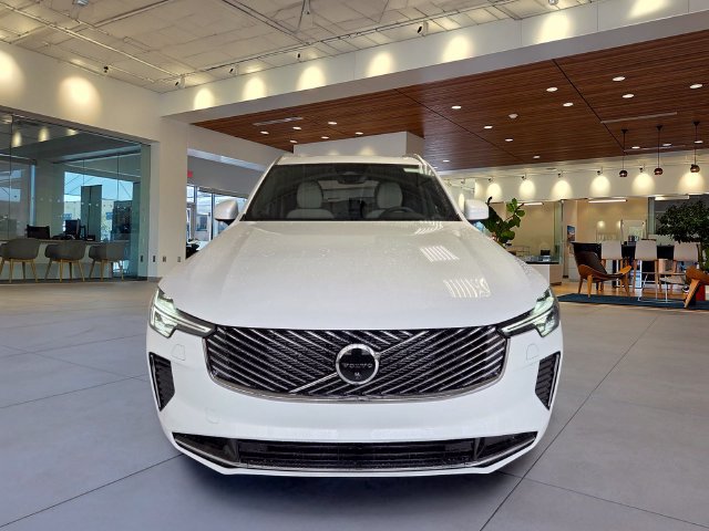 New 2026 Volvo XC90 T8 Plus w/ Protection Package Premier AWD/4WD image 5