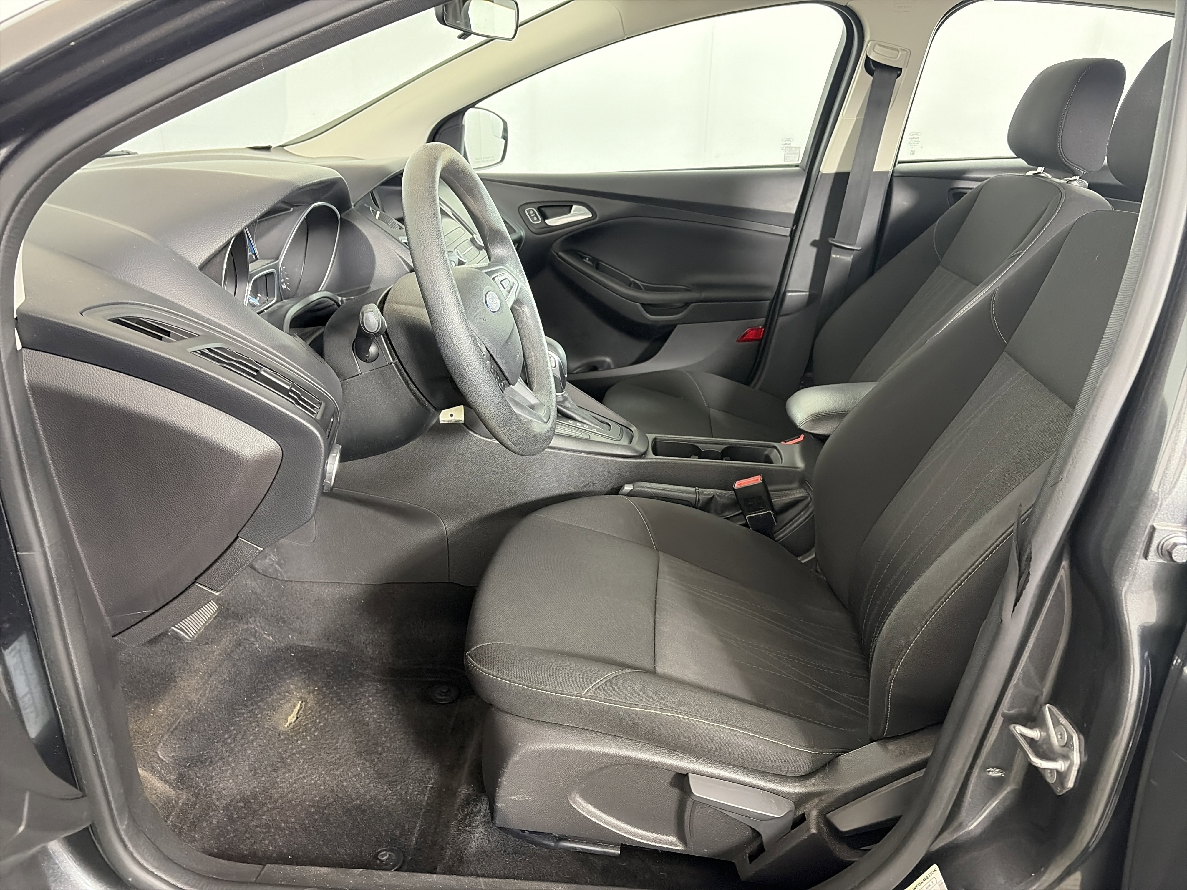 Used 2018 Ford Focus SE image 6