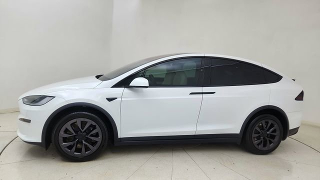 Used 2024 Tesla Model X AWD/4WD image 3