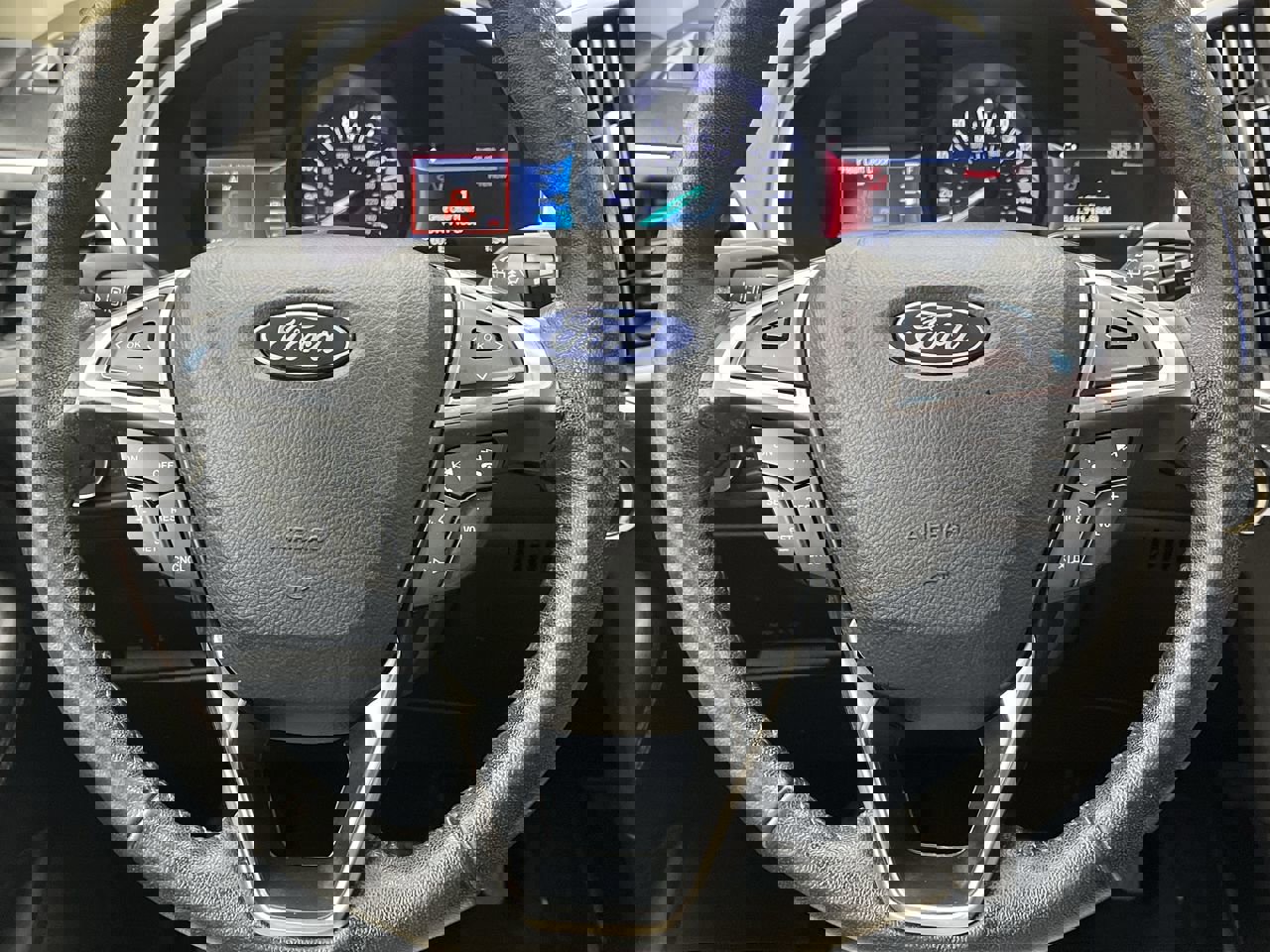 Used 2020 Ford Edge SEL image 14