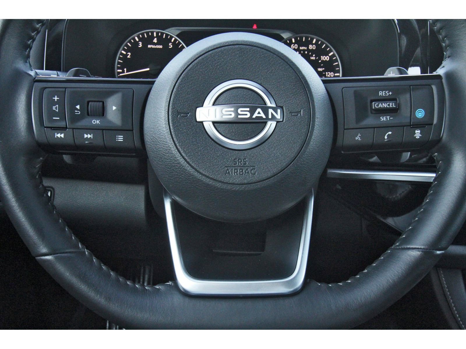 Used 2023 Nissan Pathfinder SV image 17