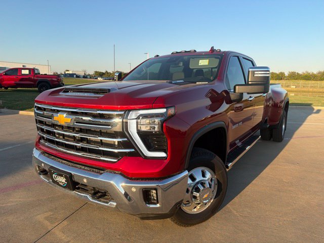 Used 2025 Chevrolet Silverado 3500 LTZ w/ LTZ Plus Package AWD/4WD image 2