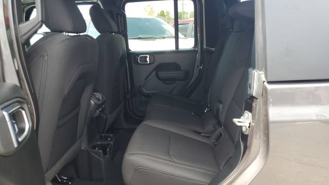 Certified 2022 Jeep Gladiator Sport AWD/4WD image 19