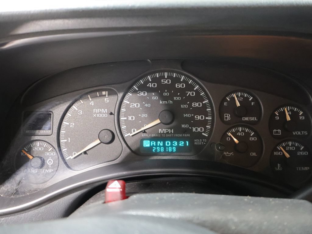 Used 2001 Chevrolet Silverado 2500 LS AWD/4WD image 27