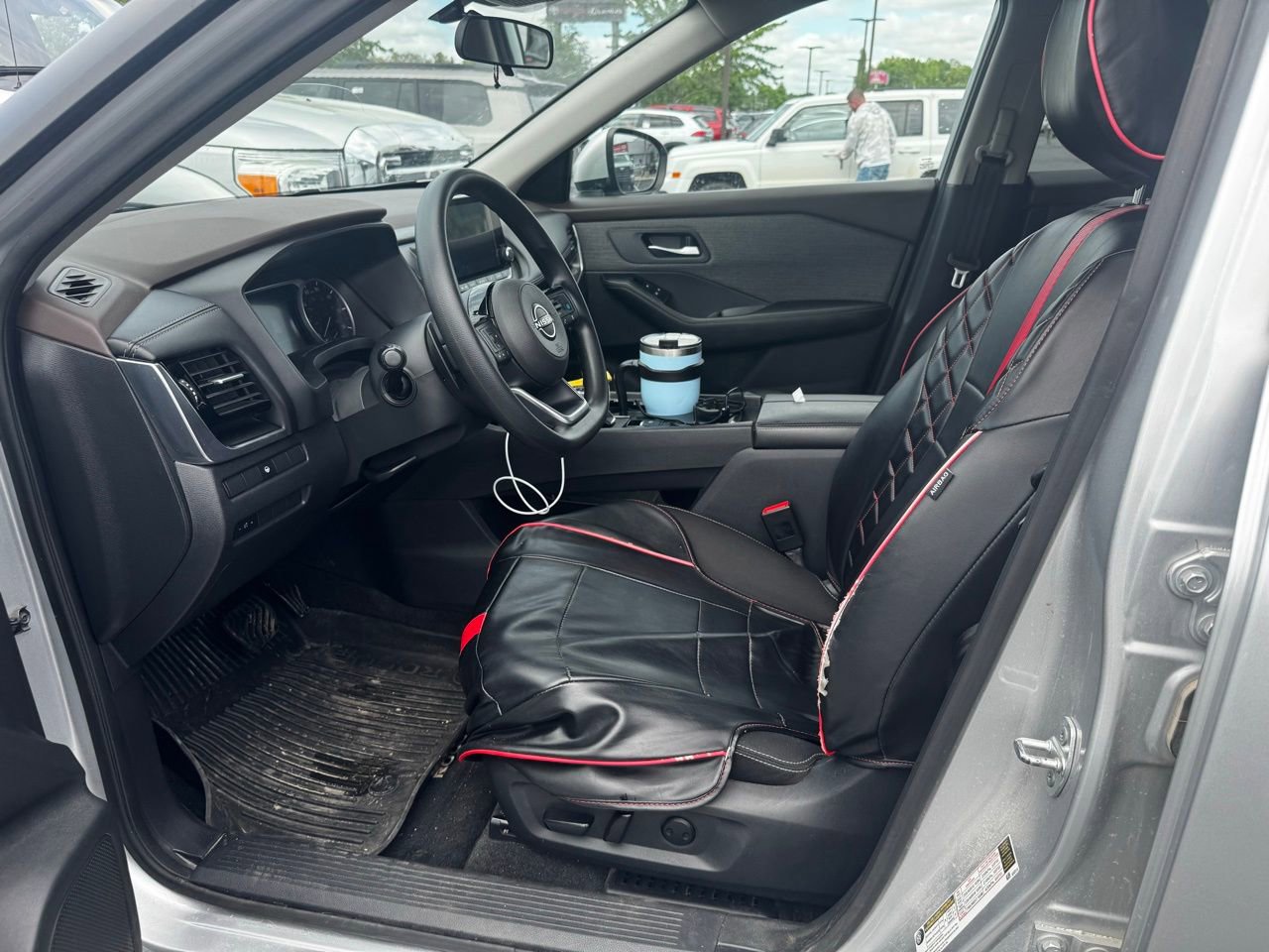 Used 2022 Nissan Rogue SV AWD/4WD image 12