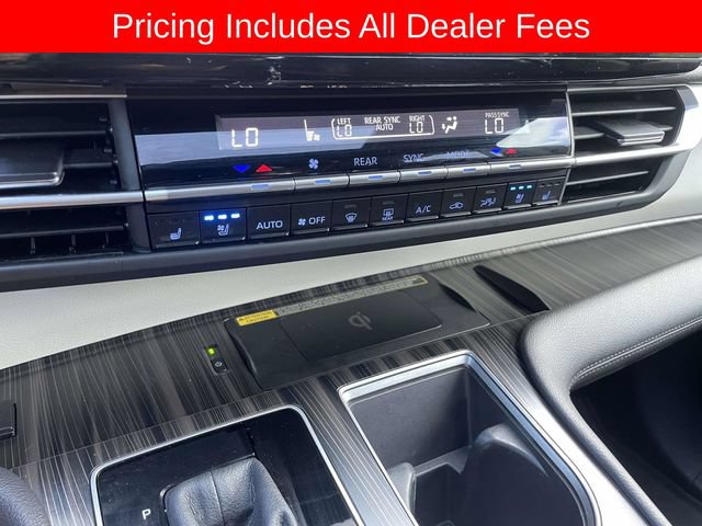 Used 2023 Toyota Sienna Platinum AWD/4WD image 36
