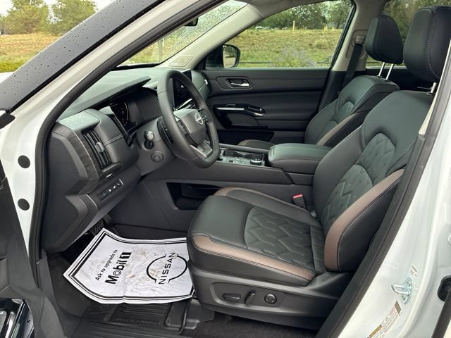 New 2026 Nissan Pathfinder Platinum AWD/4WD image 9