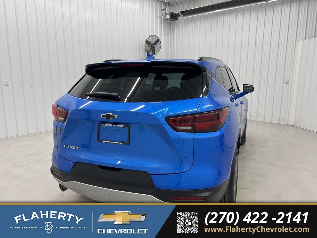 Used 2024 Chevrolet Blazer LT w/ Convenience Package FWD image 3