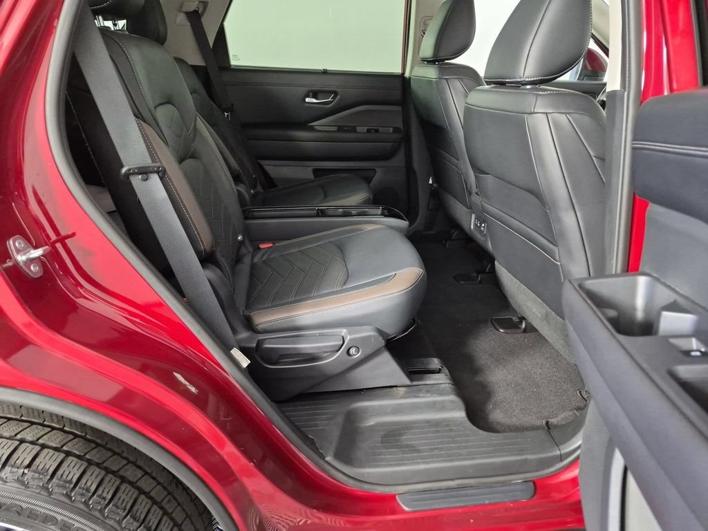 Used 2022 Nissan Pathfinder Platinum AWD/4WD image 36