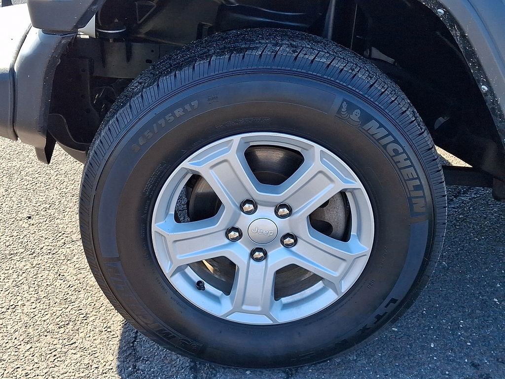 Used 2021 Jeep Wrangler Unlimited Sport image 29